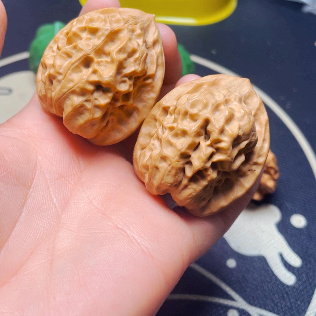 文玩核桃把件蛤蟆眼儿