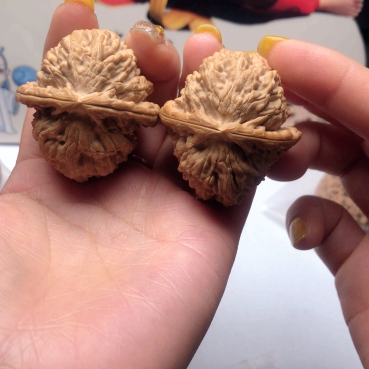 文玩核桃吊坠三角白38