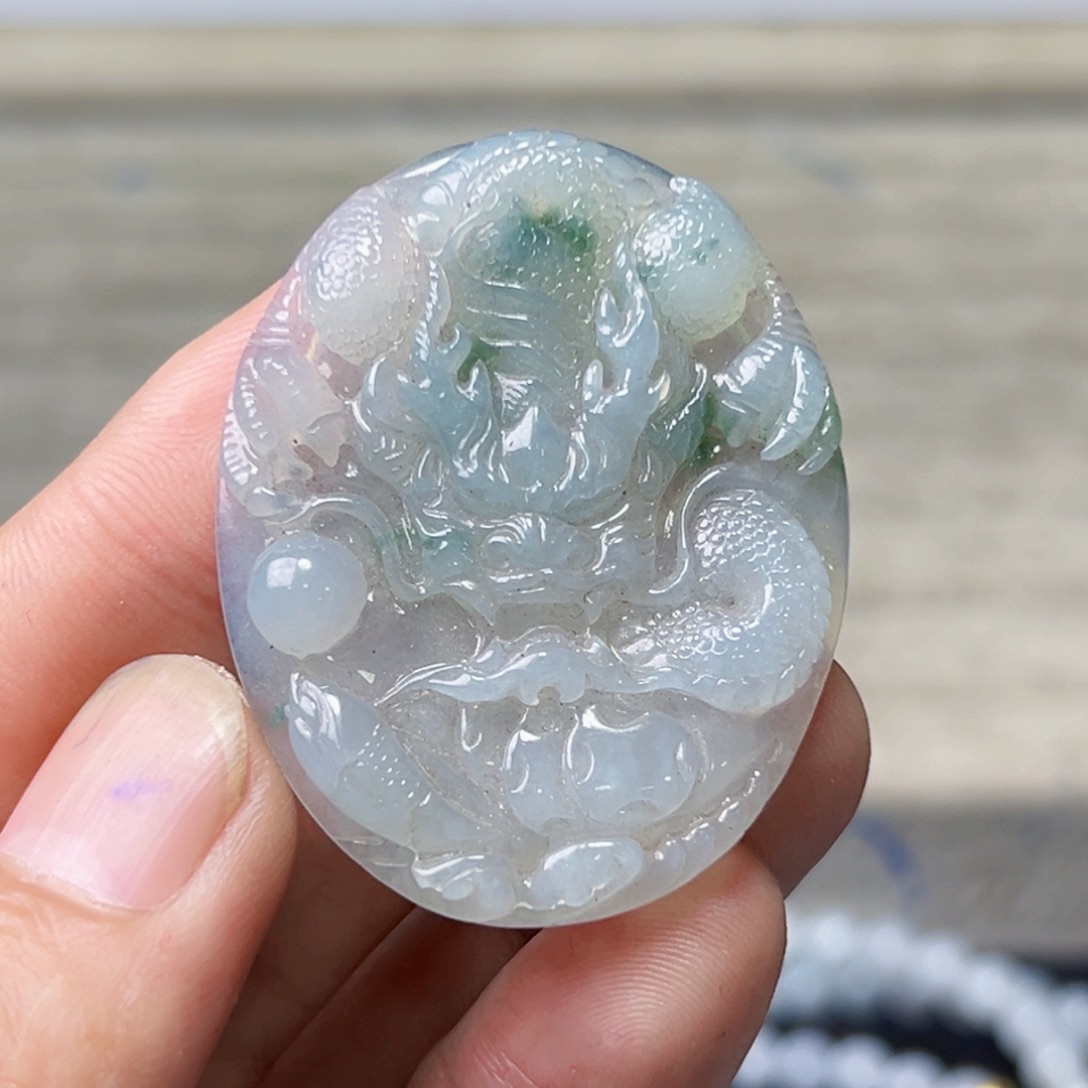 定制翡翠未镶嵌龙牌