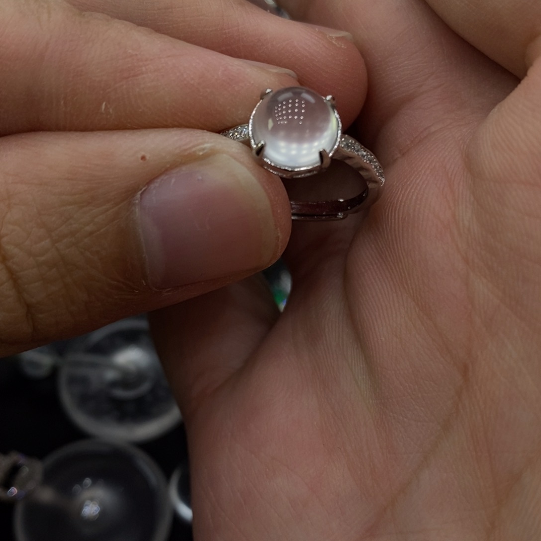 石英质玉戒指合金