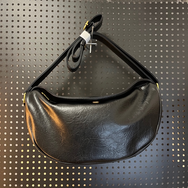 黑色饺子包女士单肩斜挎包