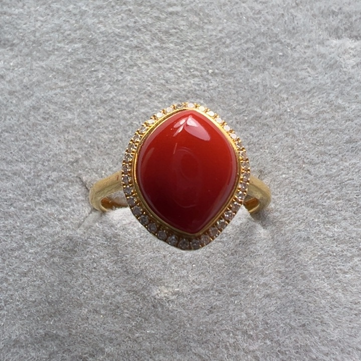 南红玛瑙18K金镶嵌戒指