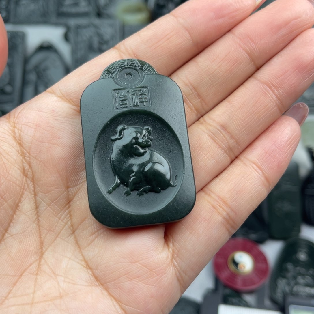 和田玉颈饰未镶嵌