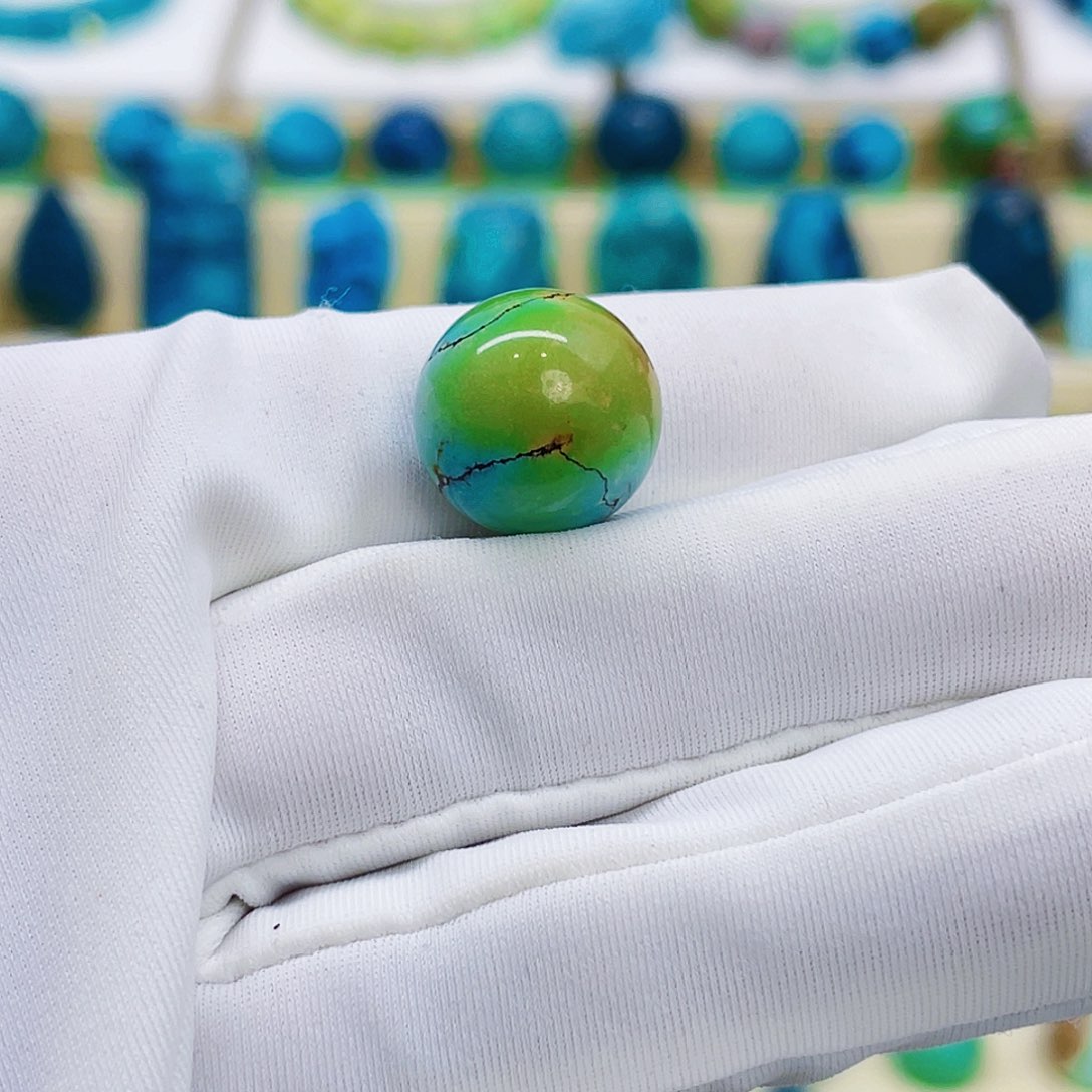 绿松石未镶嵌颈饰