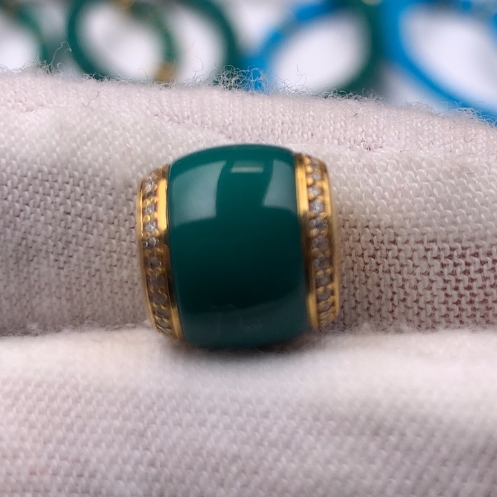 绿松石车挂18K金镶嵌大*哥