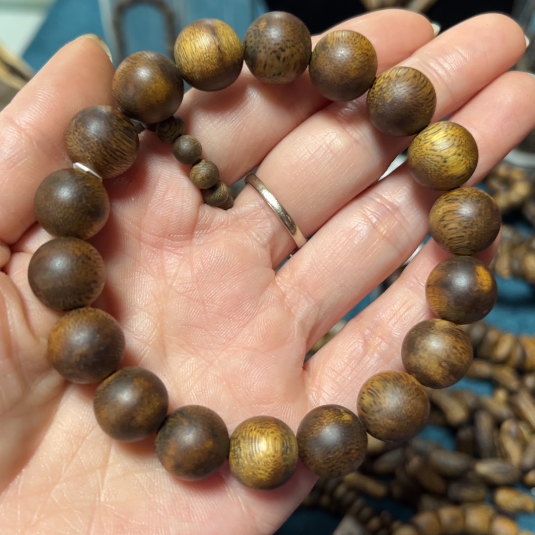 沉香手串等*?乌身卡1.2-12克多样性发货一条