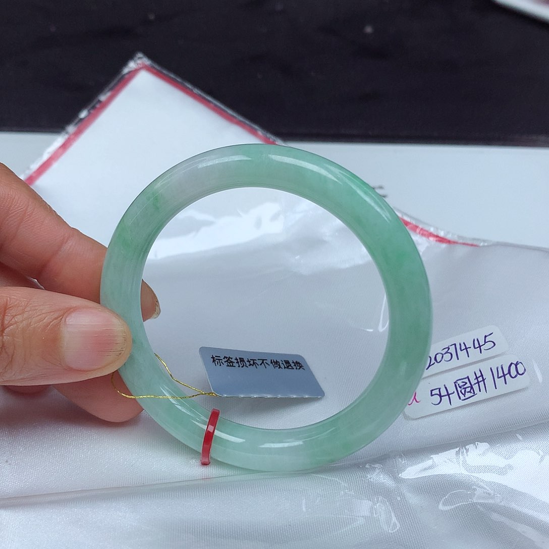 翡翠手镯未镶嵌54圈7445