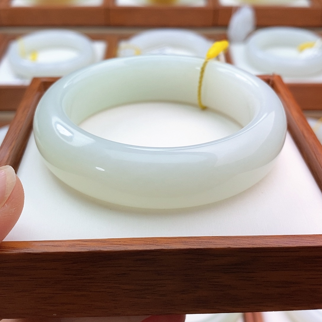 和田玉（白玉）手镯未镶嵌