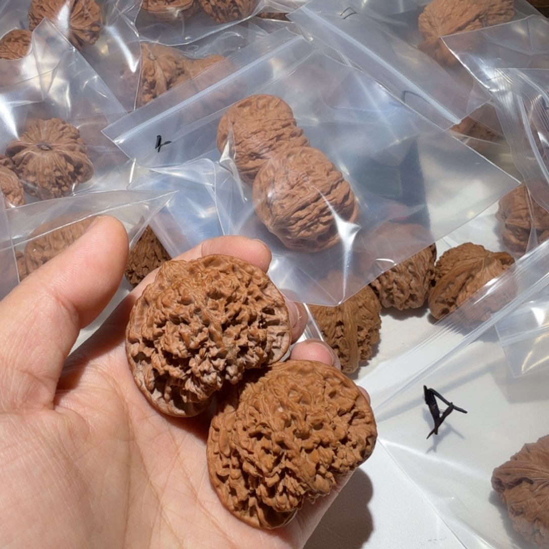 文玩核桃吊坠47满天星