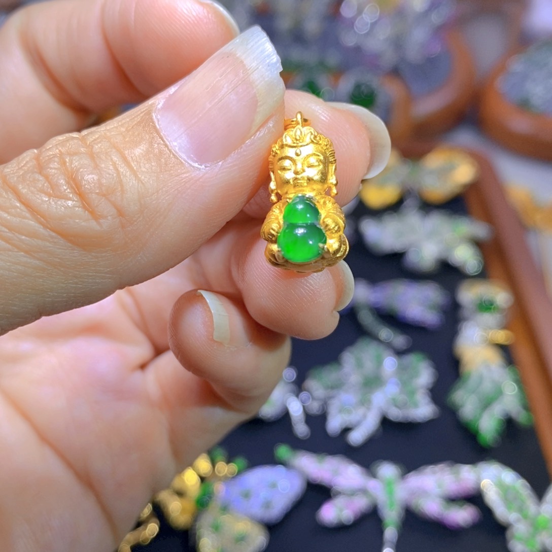 翡翠颈饰银S925镶嵌天然翡翠