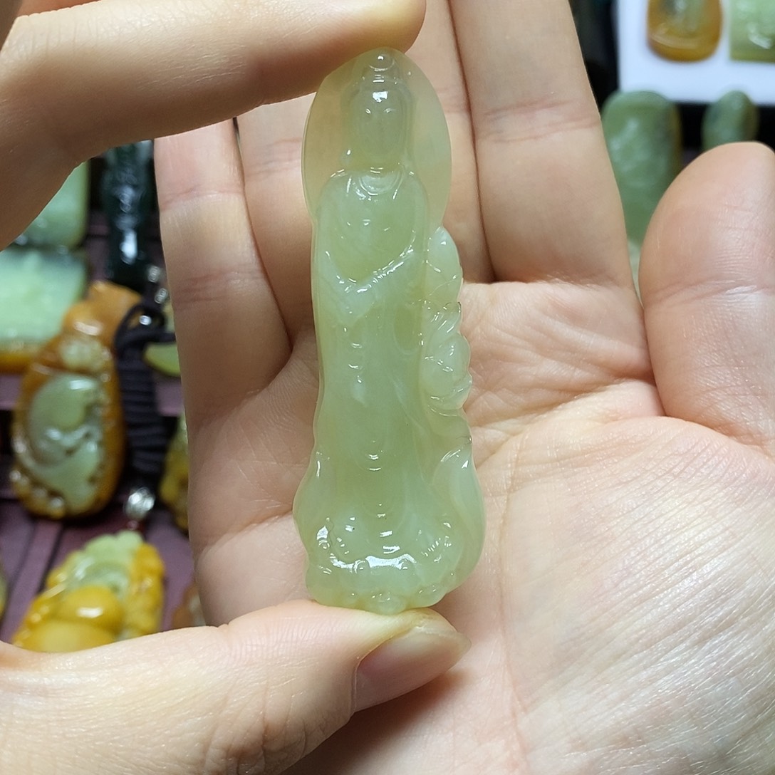 岫玉未镶嵌吊坠(赠链)