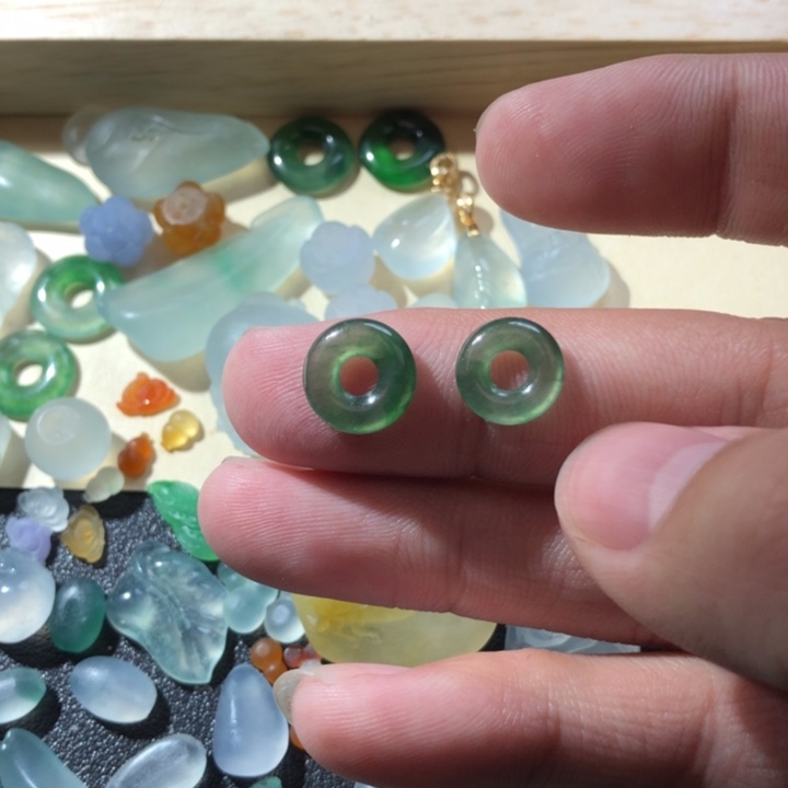 定制翡翠未镶嵌挂件