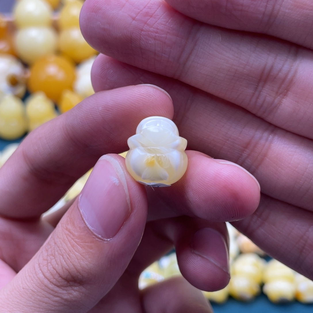 琥珀未镶嵌裸石蜜蜡