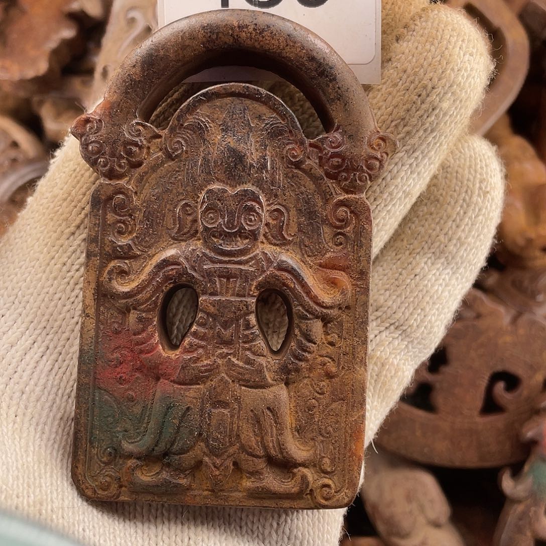 和田玉（糖玉）未镶嵌挂件