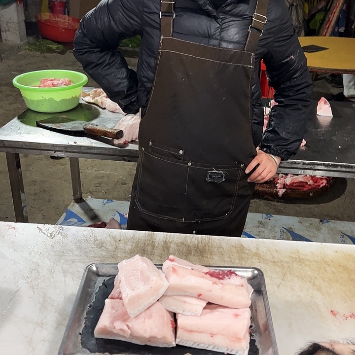 小***团18中国大陆散装法国红酒看看