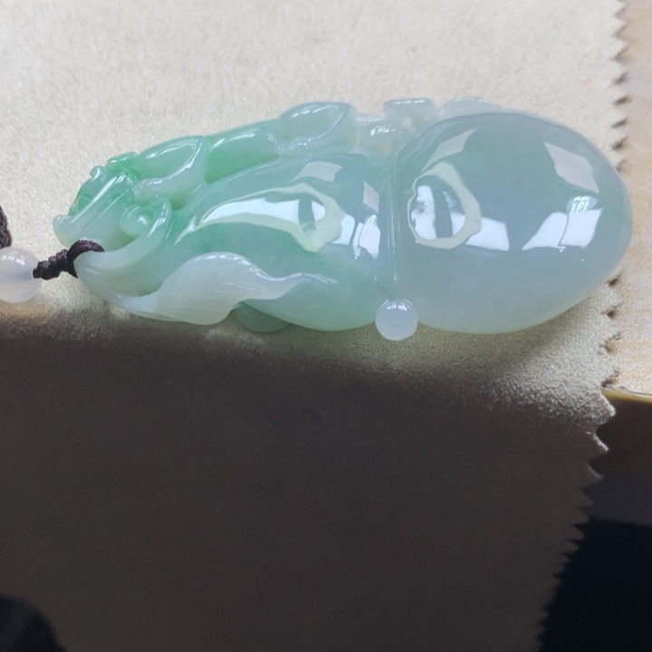 翡翠颈饰未镶嵌吊坠