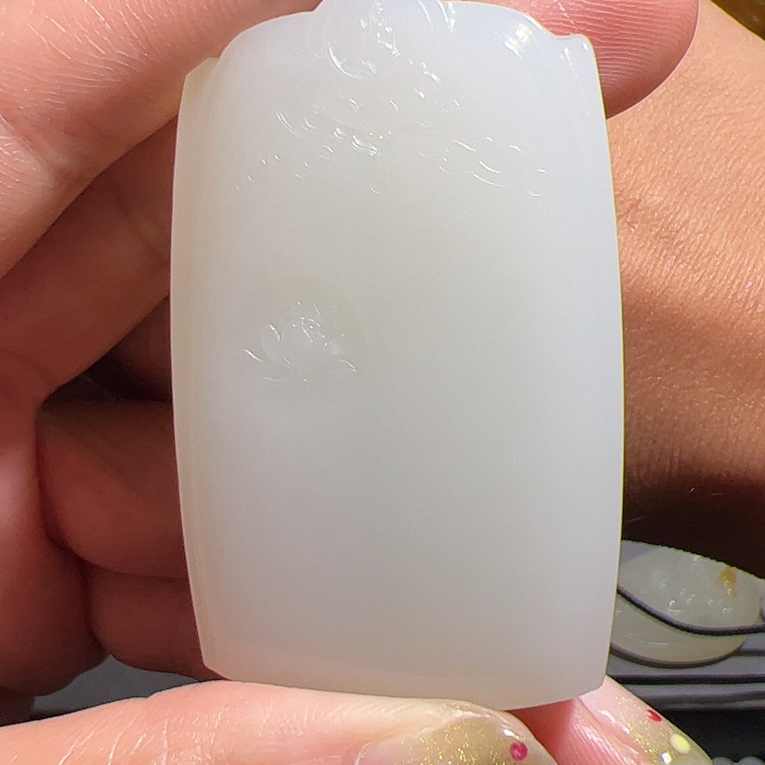 和田玉未镶嵌车挂《****》