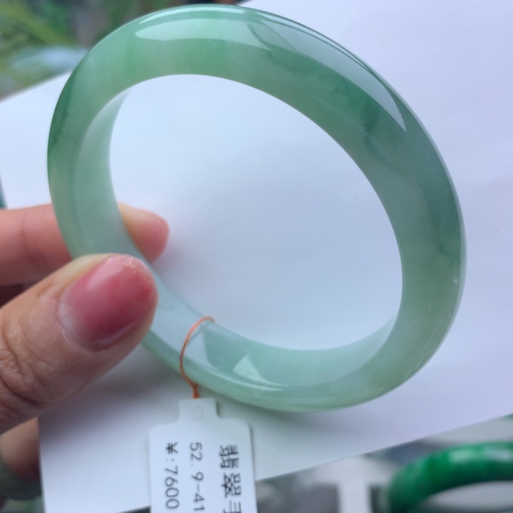 翡翠手镯未镶嵌天然翡翠手镯