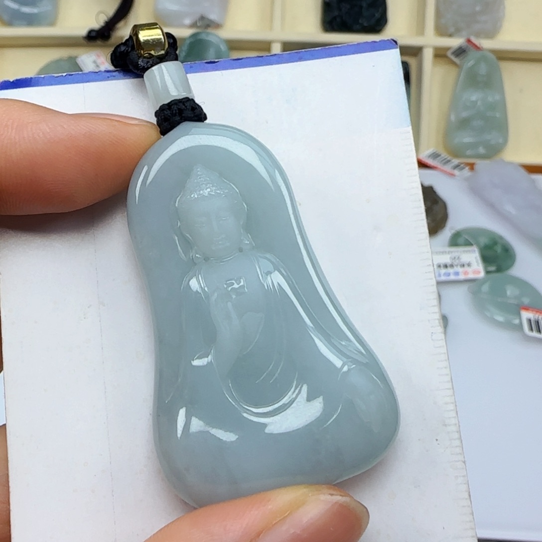 翡翠未镶嵌颈饰，