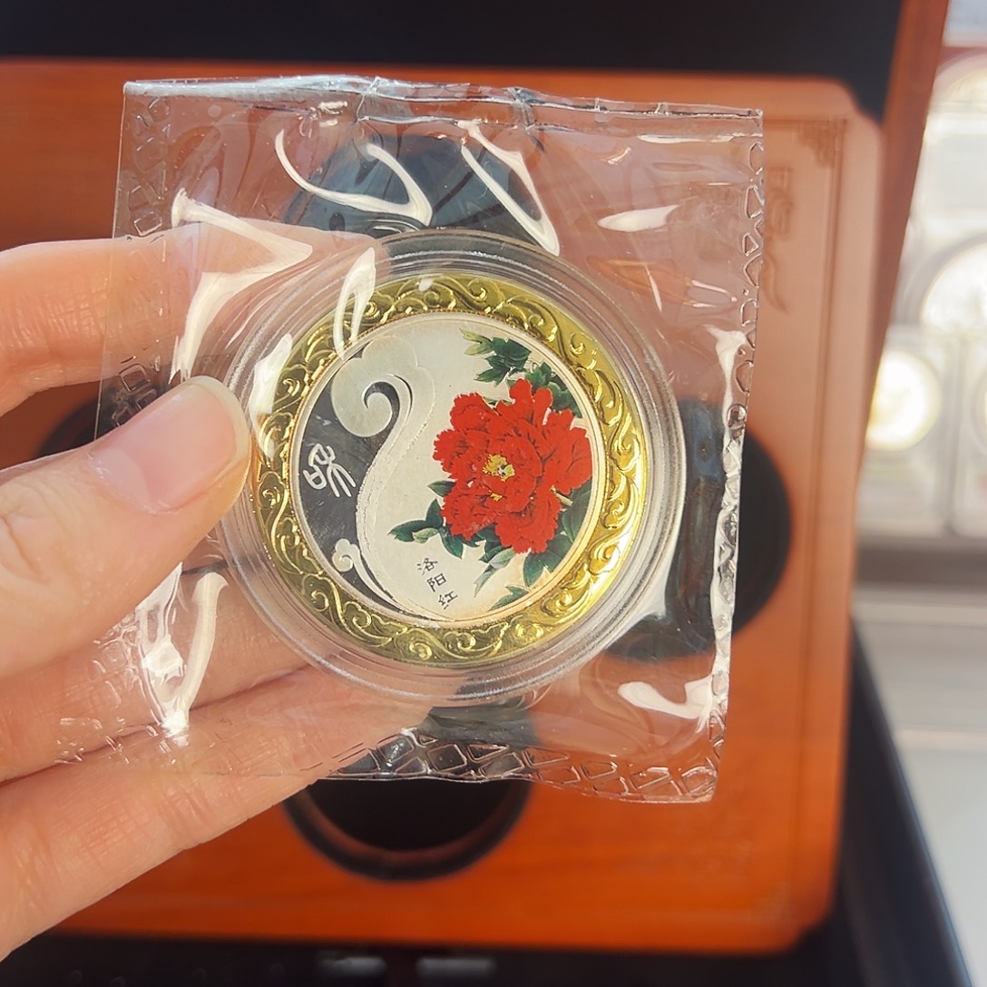 【***】纯银80克牡丹银章