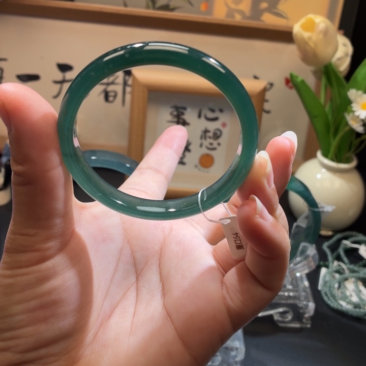 未镶嵌手镯翡翠渐变啤酒绿
