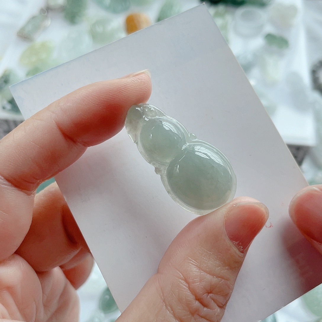 翡翠颈饰未镶嵌葫芦