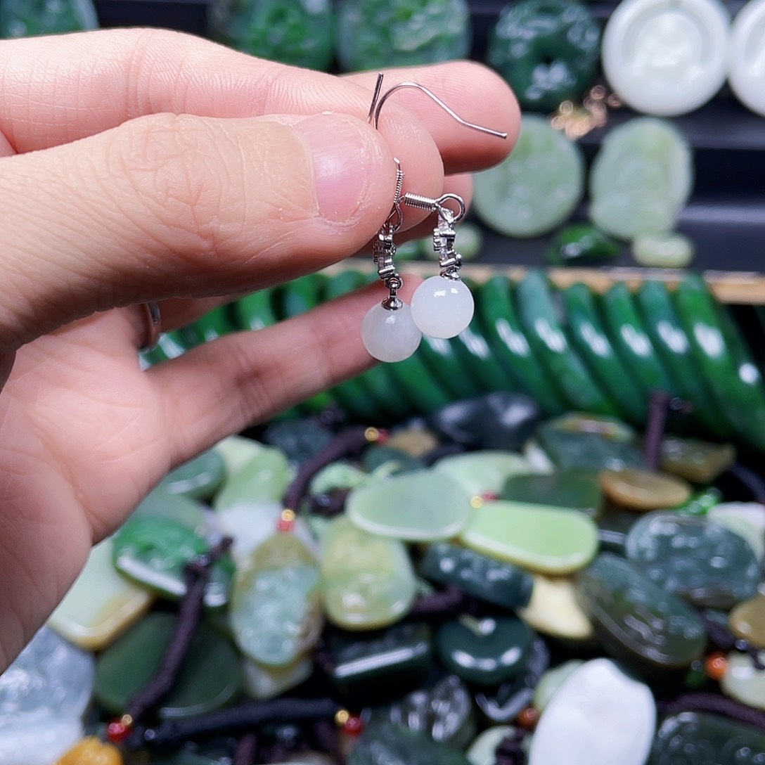 和田玉未镶嵌珠宝奇石