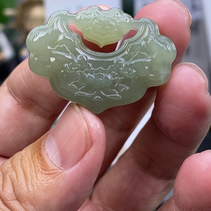 许***诺和田玉未镶嵌颈饰