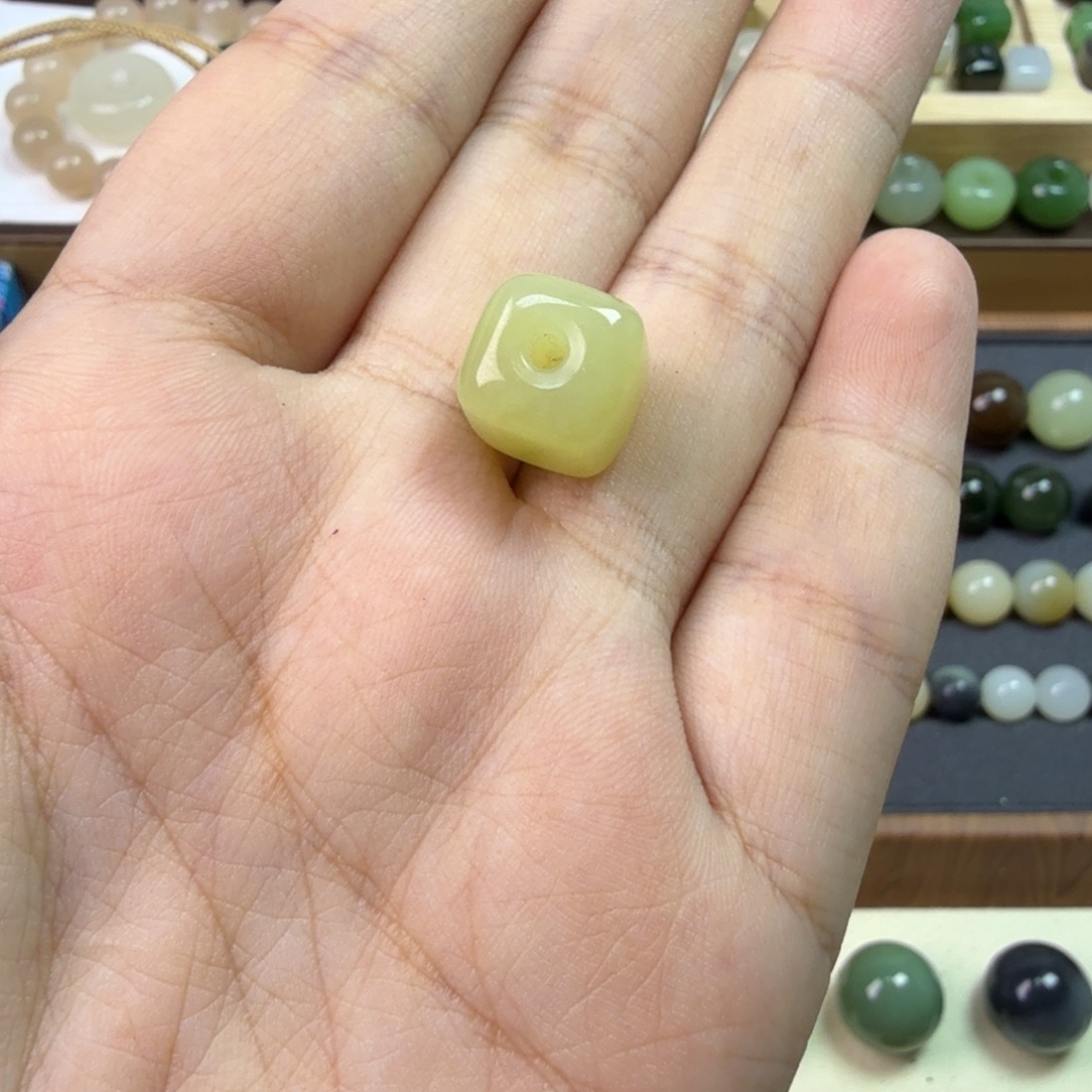 和田玉未镶嵌珠宝半成品卡12方糖