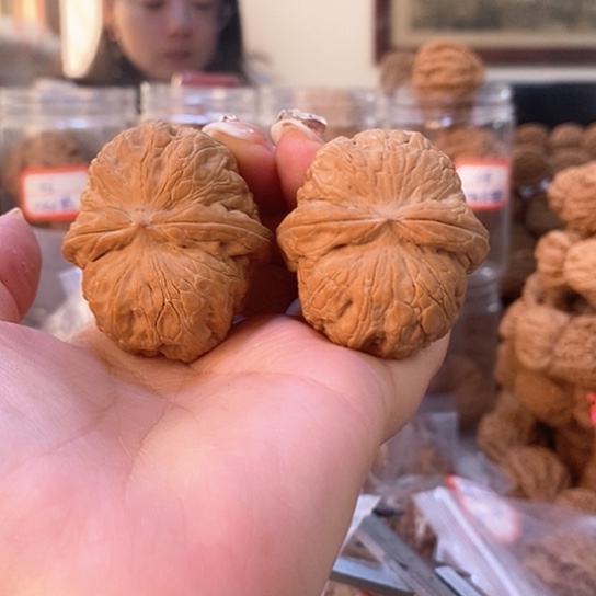 文玩核桃吊坠边39肚43平谷元宝