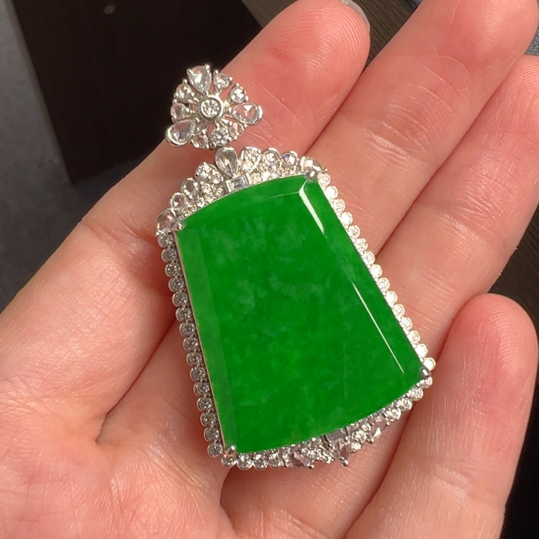 翡翠18K金镶嵌颈饰收到货48小时鉴赏期