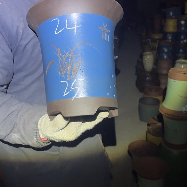 紫砂花盆紫砂花盆和一