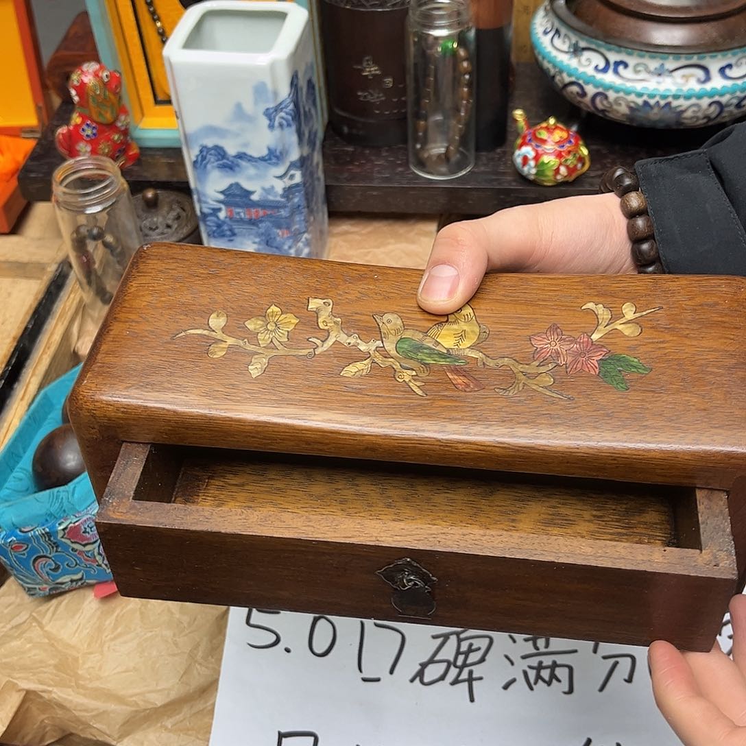 大叶紫檀（黑酸枝木类）