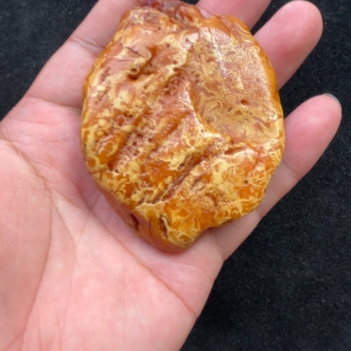蜜蜡未镶嵌珠宝奇石