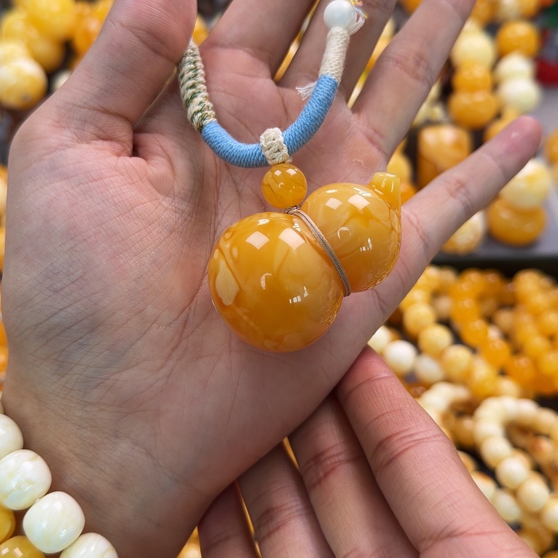 琥珀未镶嵌珠宝奇石26g