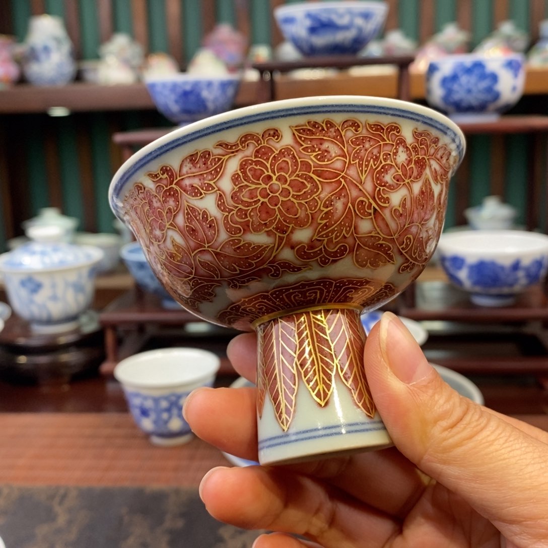手工陶瓷全红缠枝描金高脚杯