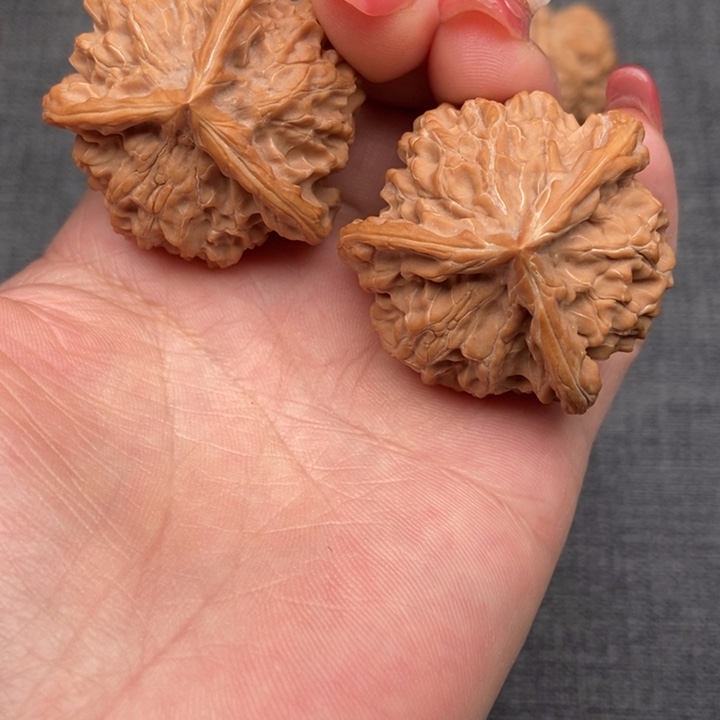 文玩核桃把件三棱41