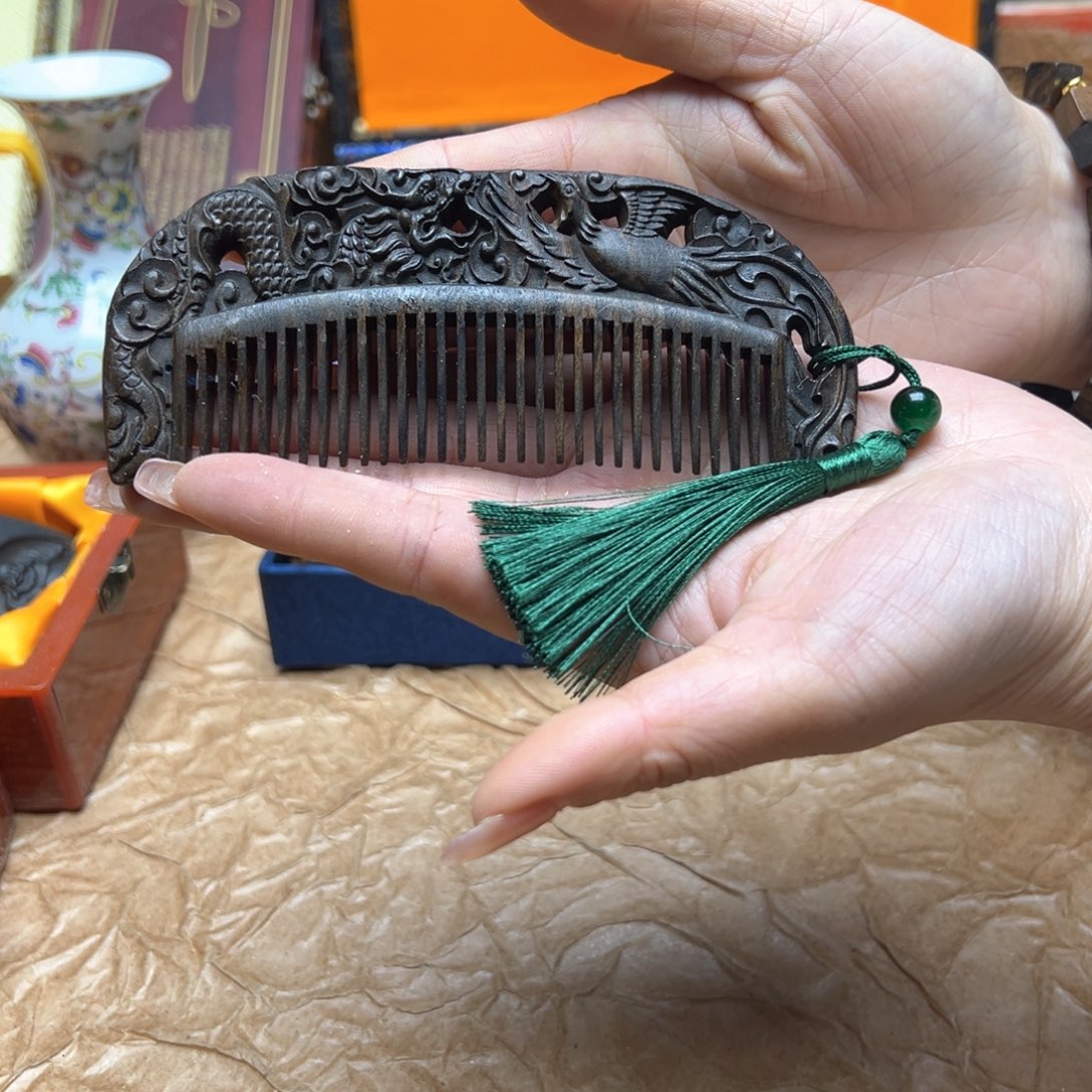 大叶紫檀（黑酸枝木类）