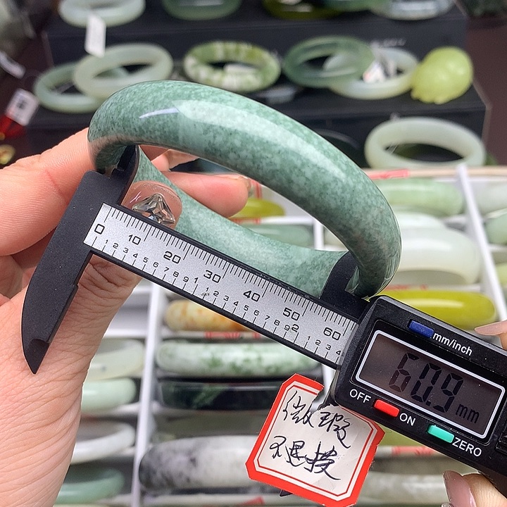 蛇纹石玉手镯未镶嵌727