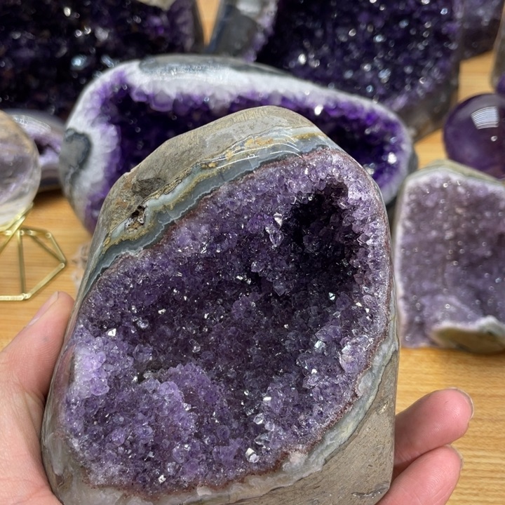 紫晶钱袋子窝窝未镶嵌