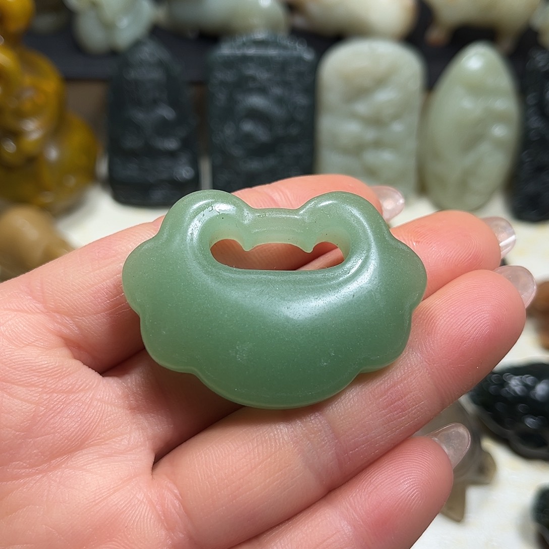 白玉菩提吊坠白玉菩提吊坠