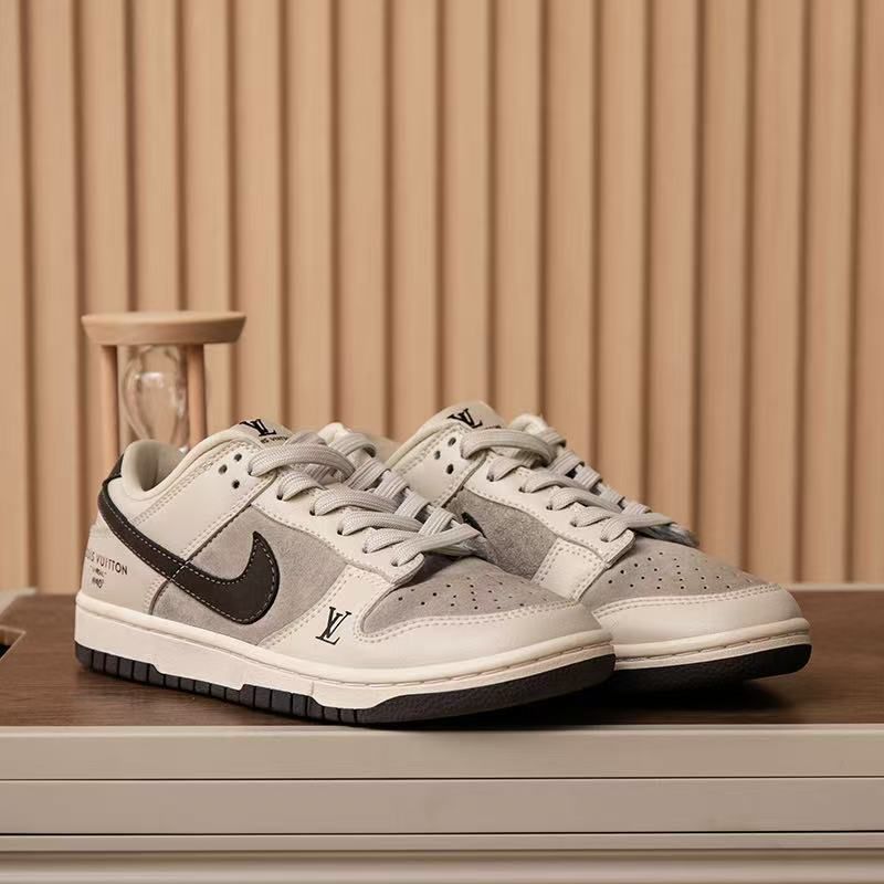 未拆封  NIKE/耐克 联名米白色dunk休闲鞋