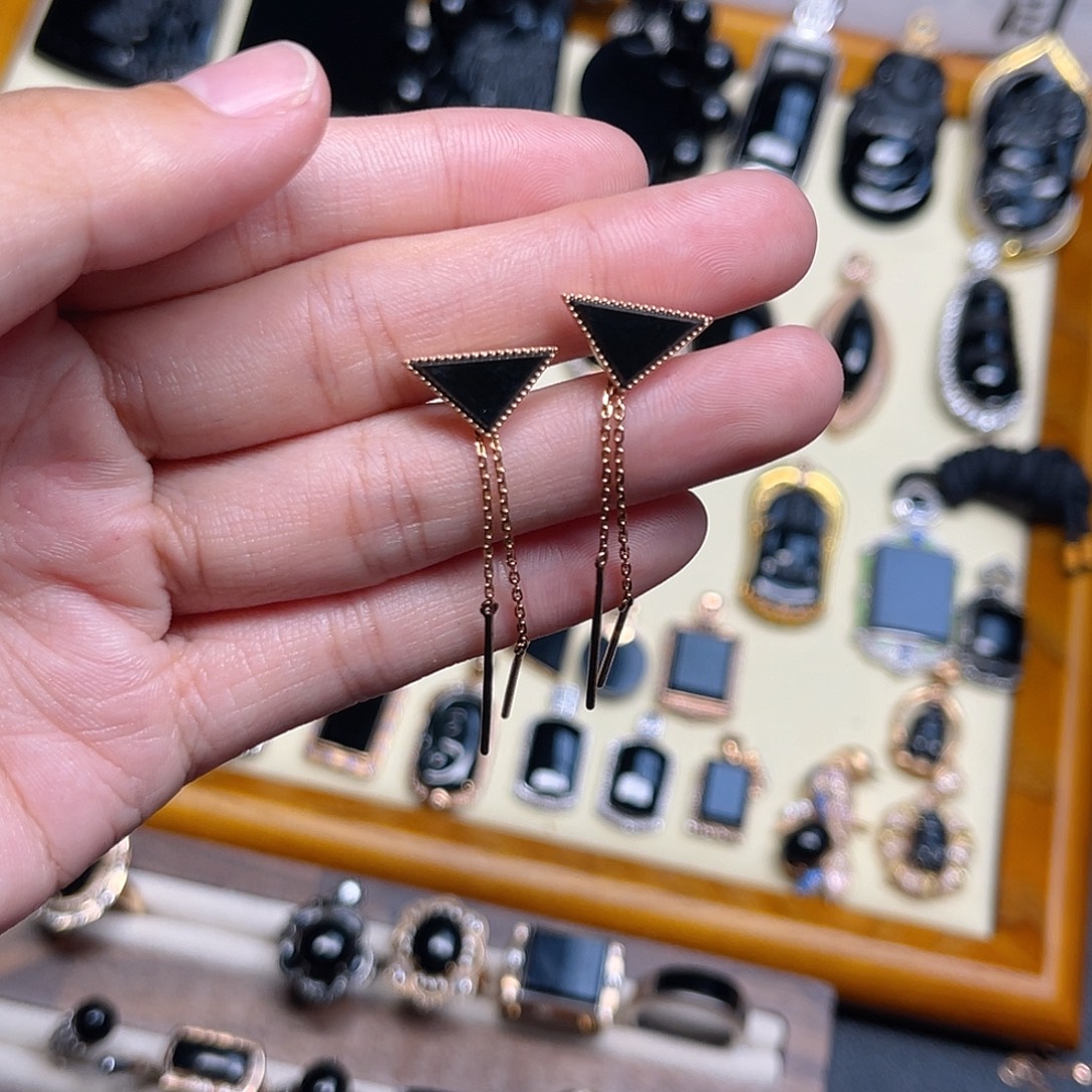 翡翠未镶嵌耳钉设计款