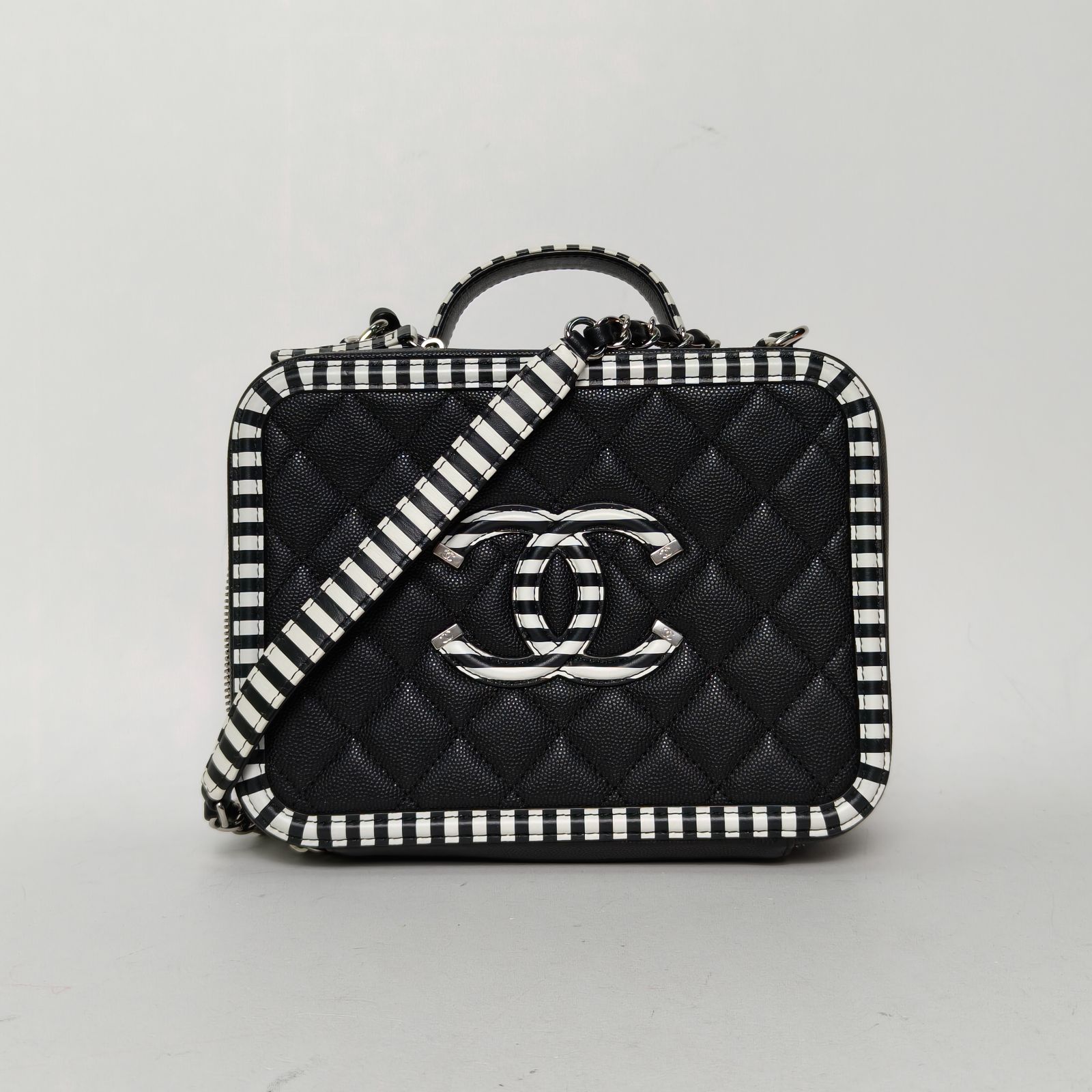 95新 Chanel/香奈儿 【娇活动】相机包 配手柄21皮革C 27开 111576