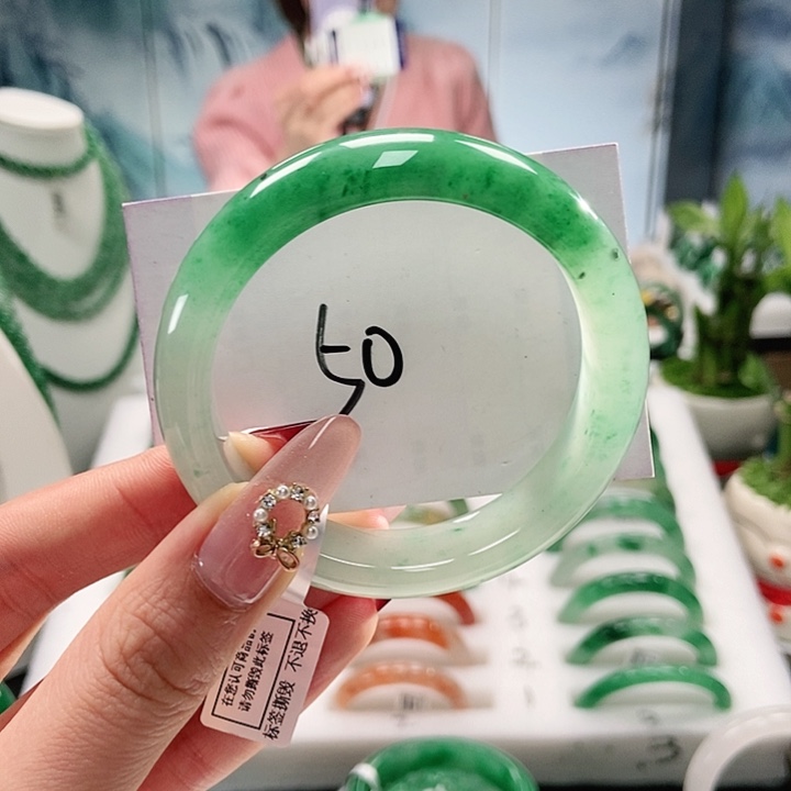 石英质玉手镯未镶嵌天然A货非洲翠手镯