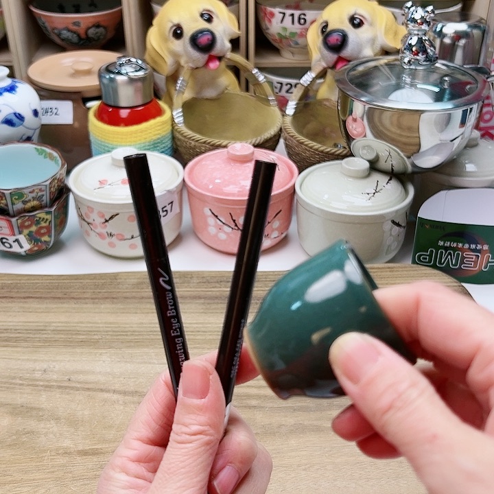 25588798898999898999