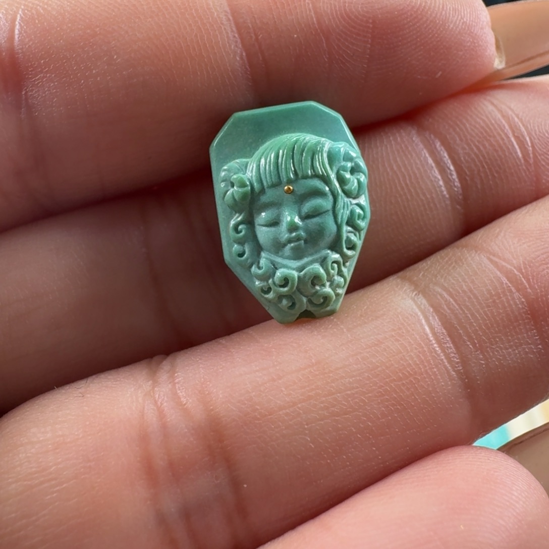 绿松石未镶嵌颈饰