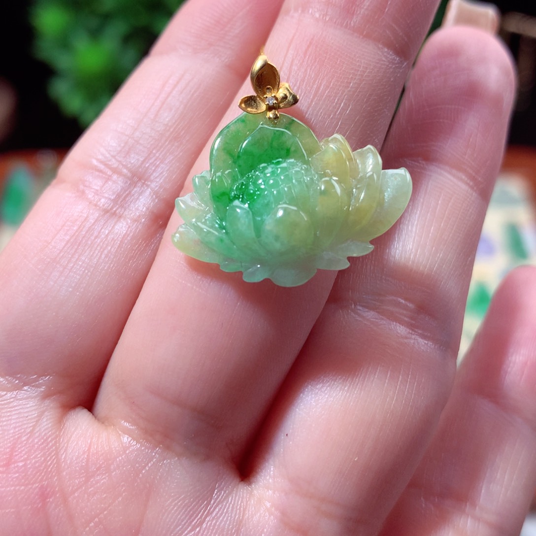 翡翠吊坠(不含链)18K金镶嵌