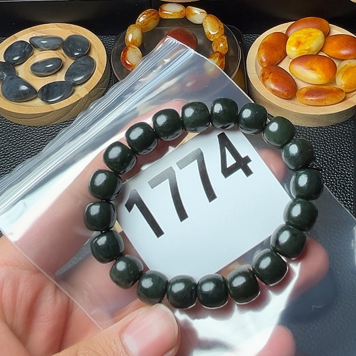 和田玉未镶嵌手串