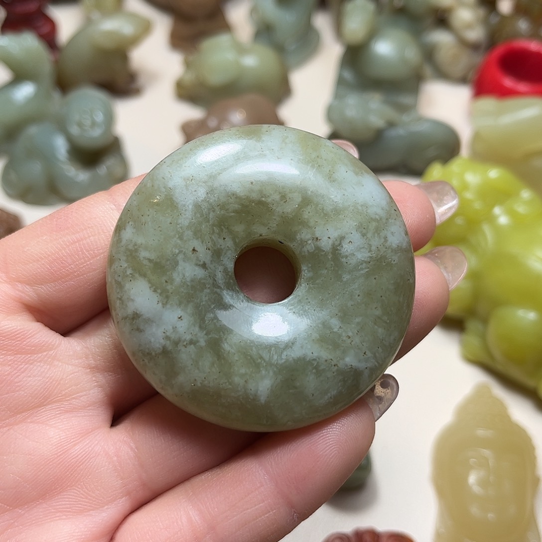 白玉菩提吊坠白玉菩提吊坠